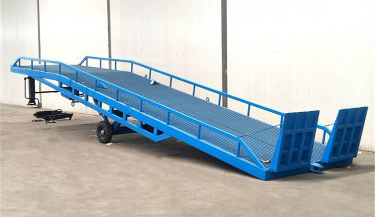 移動(dòng)式液壓登車(chē)橋 移動(dòng)式液壓登車(chē)橋